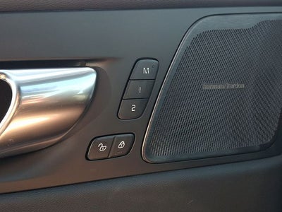 2026 Volvo XC60 Plug-In Hybrid T8 Ultra Black Edition