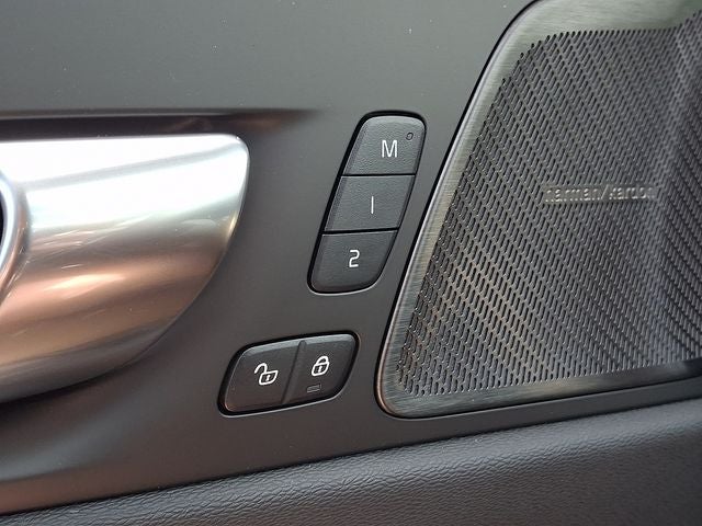 2026 Volvo XC60 Plug-In Hybrid T8 Ultra