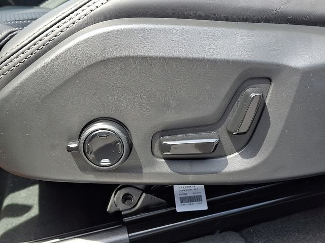 2026 Volvo XC60 Plug-In Hybrid T8 Ultra