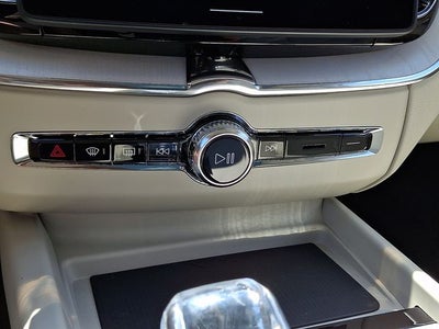 2026 Volvo XC60 Plug-In Hybrid T8 Ultra