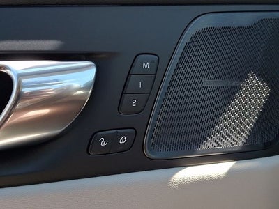 2026 Volvo XC60 Plug-In Hybrid T8 Ultra