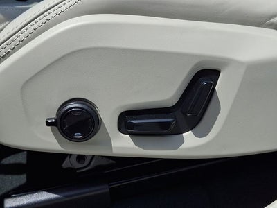 2026 Volvo XC60 Plug-In Hybrid T8 Ultra