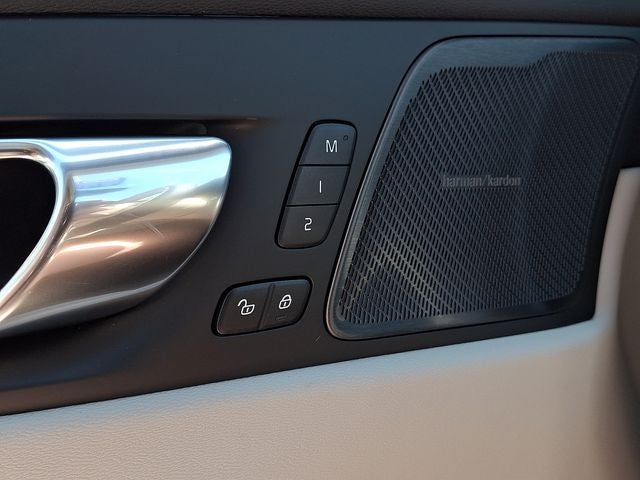 2026 Volvo XC60 Plug-In Hybrid T8 Ultra