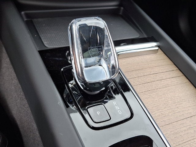 2027 Volvo XC60 Plug-In Hybrid T8 Ultra