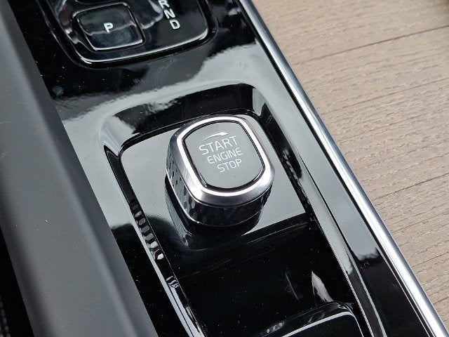 2027 Volvo XC60 Plug-In Hybrid T8 Ultra