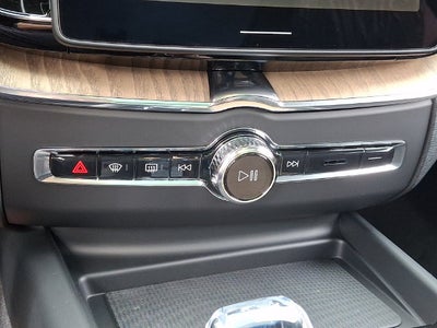 2027 Volvo XC60 Plug-In Hybrid T8 Ultra