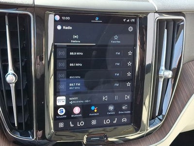 2022 Volvo XC60 B5 Momentum