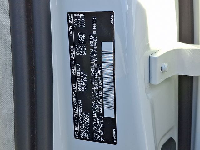 2022 Volvo XC60 B5 Momentum