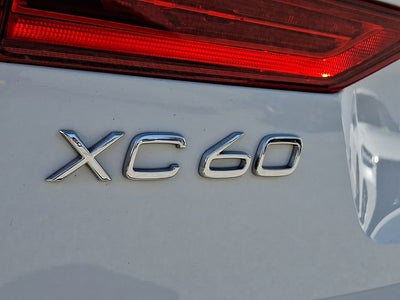2022 Volvo XC60 B5 Momentum