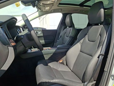 2024 Volvo XC60 B5 Plus Dark Theme