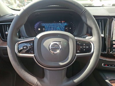 2024 Volvo XC60 B5 Plus Dark Theme