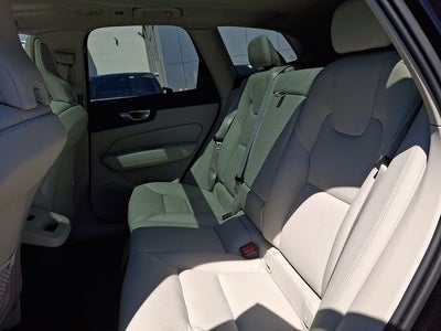 2023 Volvo XC60 B5 Plus Bright Theme