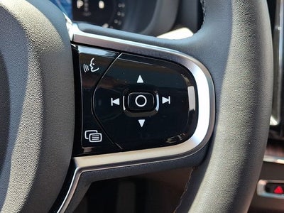 2023 Volvo XC60 B5 Plus Bright Theme