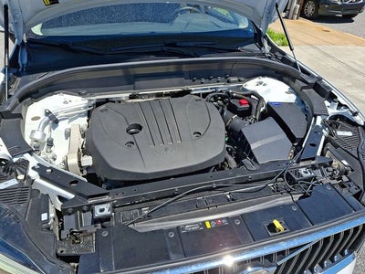 2023 Volvo XC60 B5 Plus Bright Theme