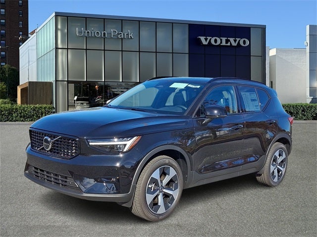 2026 Volvo XC40 B5 Plus