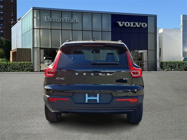 2026 Volvo XC40 B5 Plus
