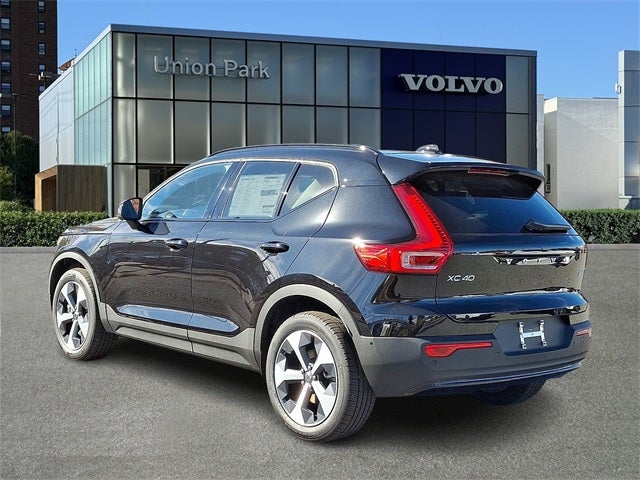 2026 Volvo XC40 B5 Plus