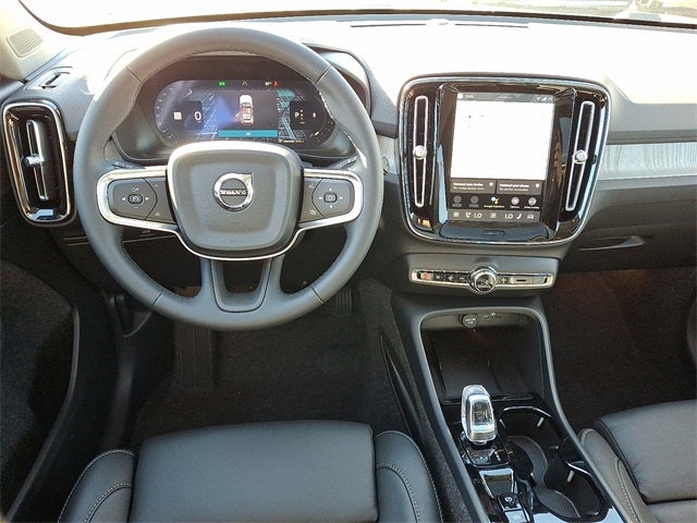 2026 Volvo XC40 B5 Plus