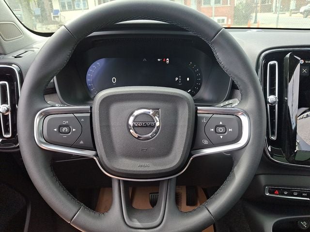2026 Volvo XC40 B5 Plus