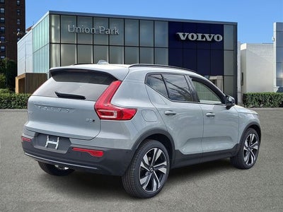 2026 Volvo XC40 B5 Plus