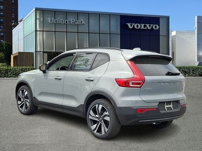 2026 Volvo XC40 B5 Plus