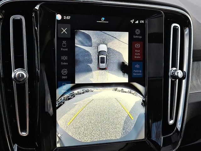 2026 Volvo XC40 B5 Plus