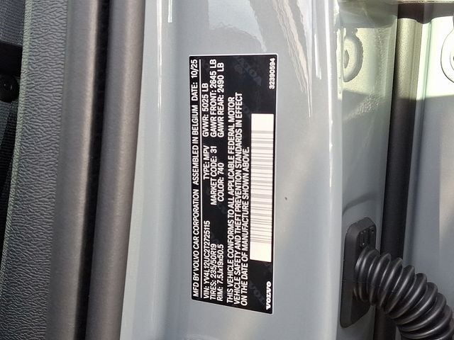 2026 Volvo XC40 B5 Plus