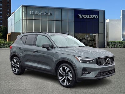 2026 Volvo XC40 B5 Plus