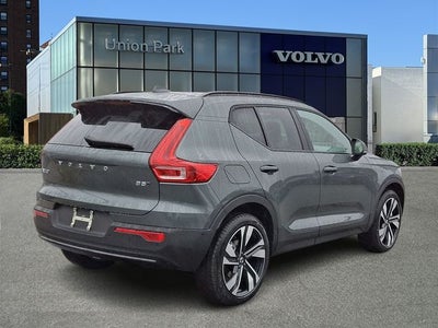 2026 Volvo XC40 B5 Plus