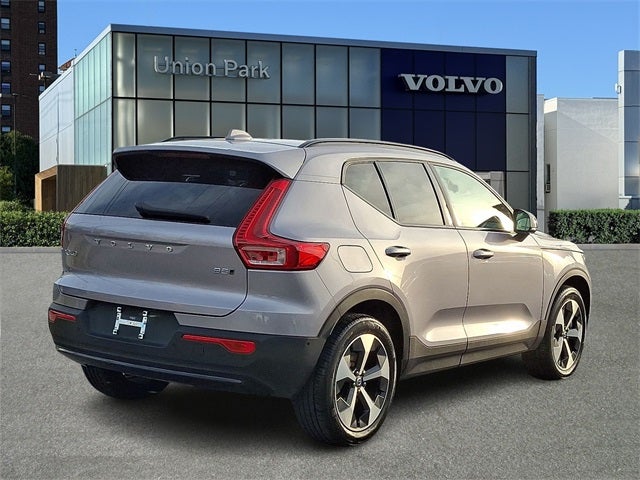 2026 Volvo XC40 B5 Plus