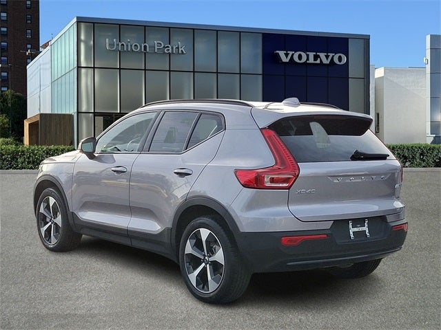 2026 Volvo XC40 B5 Plus