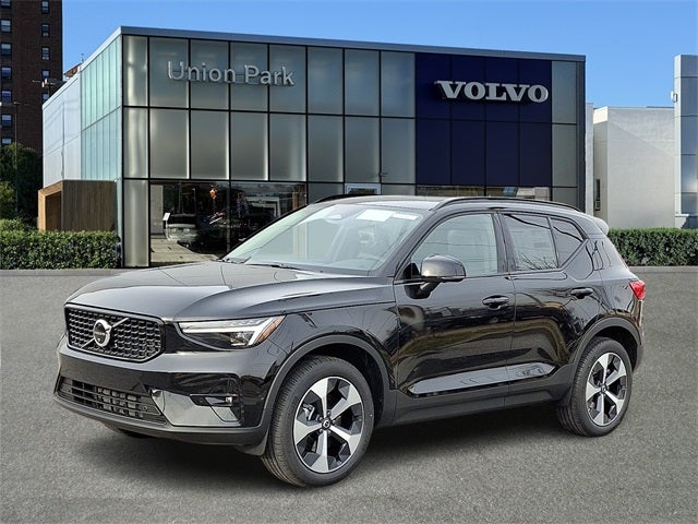 2026 Volvo XC40 B5 Plus