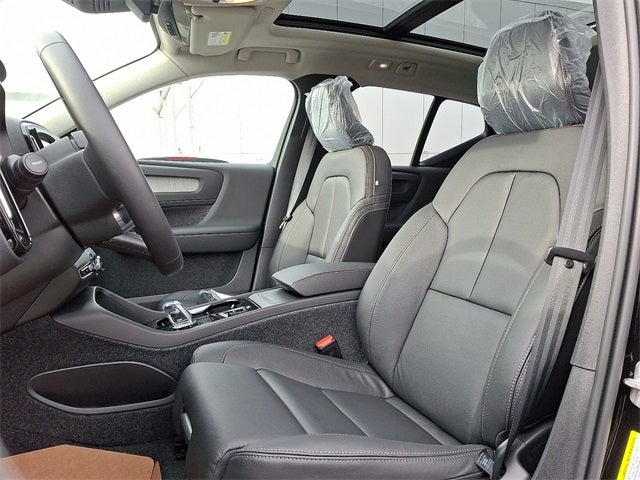 2026 Volvo XC40 B5 Plus