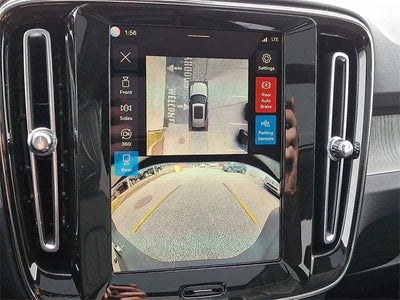 2026 Volvo XC40 B5 Plus