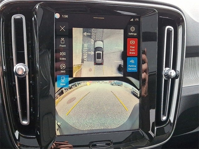 2026 Volvo XC40 B5 Plus