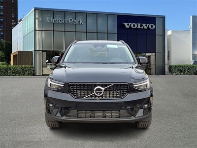 2026 Volvo XC40 B5 Plus