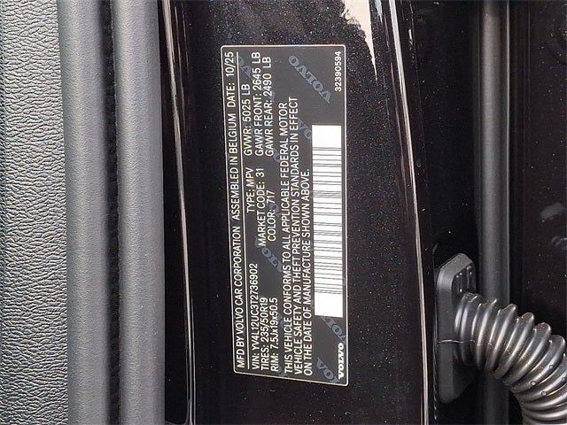 2026 Volvo XC40 B5 Plus