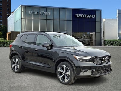 2026 Volvo XC40 B5 Plus