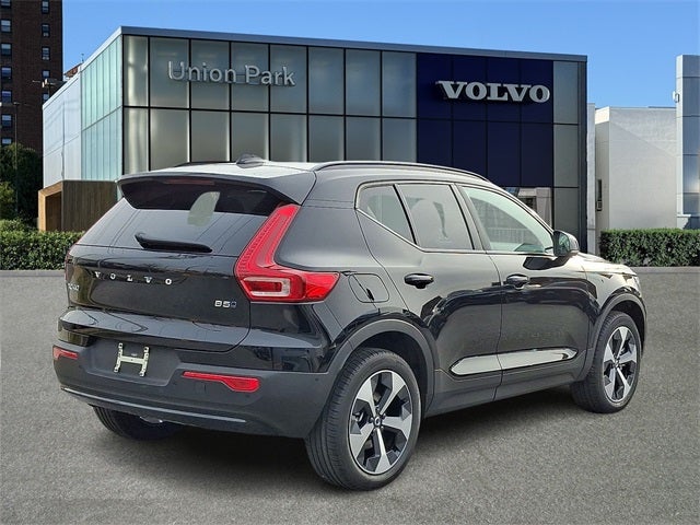 2026 Volvo XC40 B5 Plus