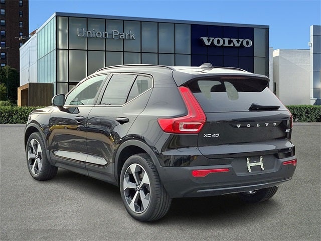 2026 Volvo XC40 B5 Plus