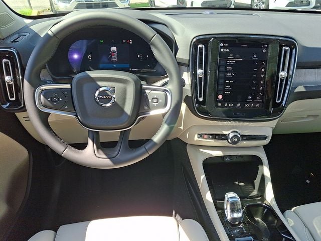 2026 Volvo XC40 B5 Plus