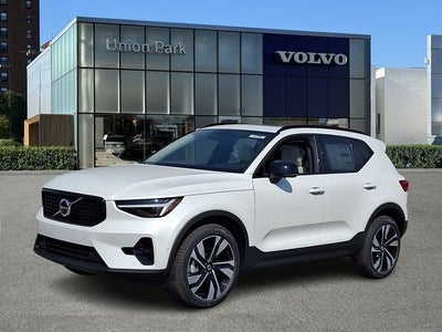2026 Volvo XC40 B5 Plus