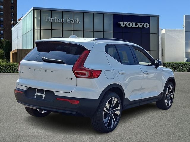 2026 Volvo XC40 B5 Plus
