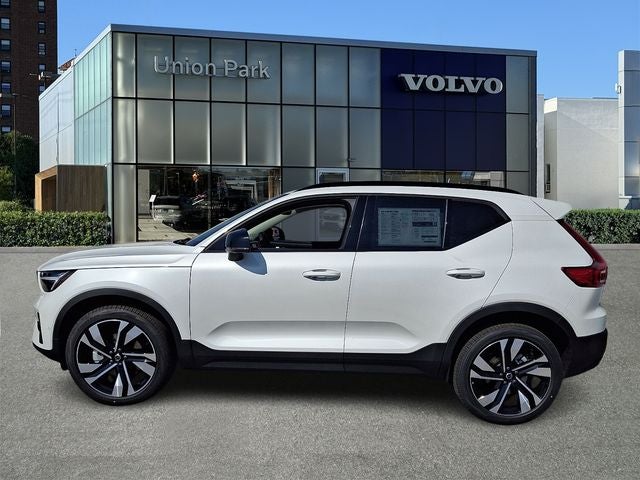 2026 Volvo XC40 B5 Plus
