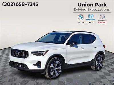 2026 Volvo XC40 B5 Plus