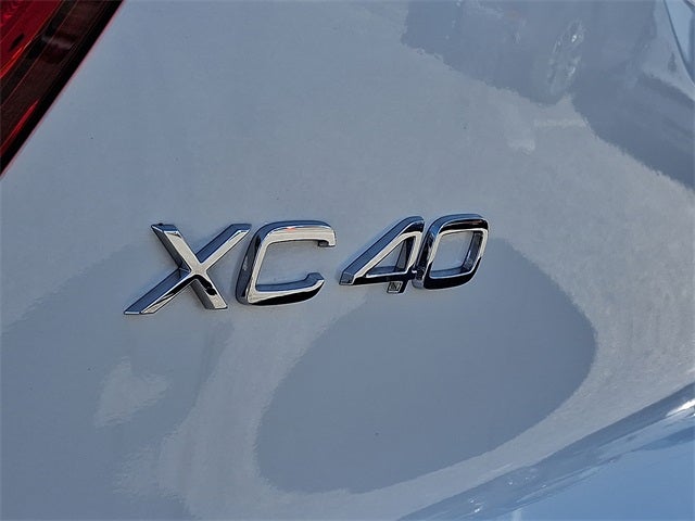 2026 Volvo XC40 B5 Plus