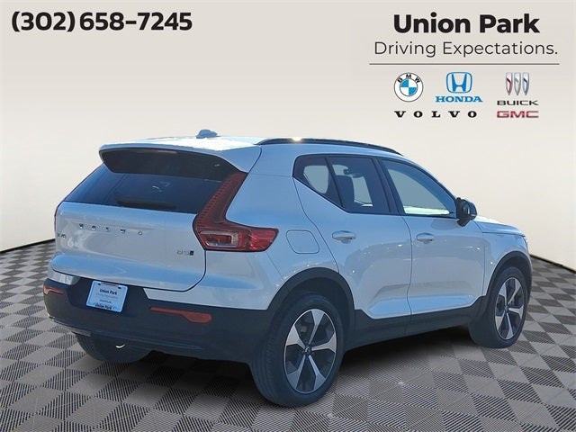 2026 Volvo XC40 B5 Plus