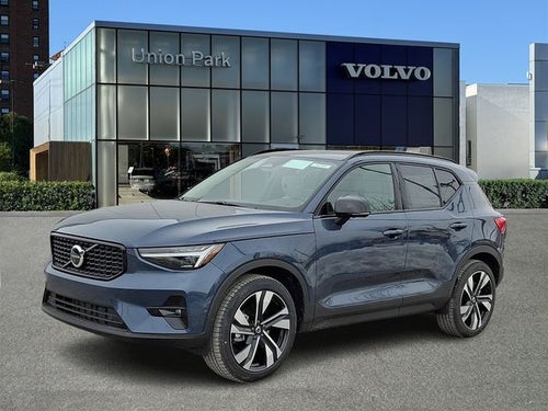 2026 Volvo XC40 B5 Plus