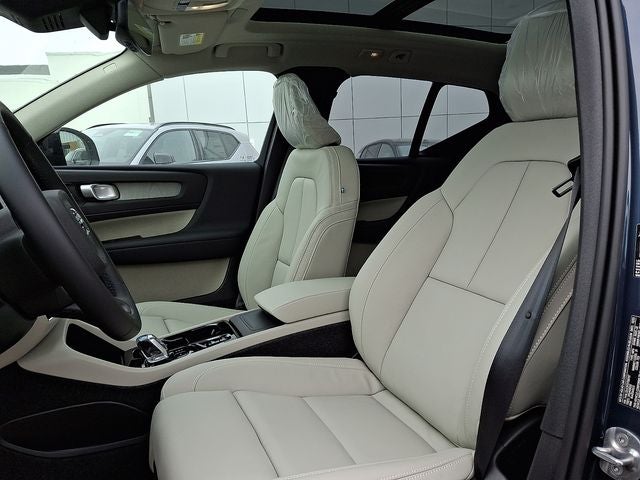 2026 Volvo XC40 B5 Plus