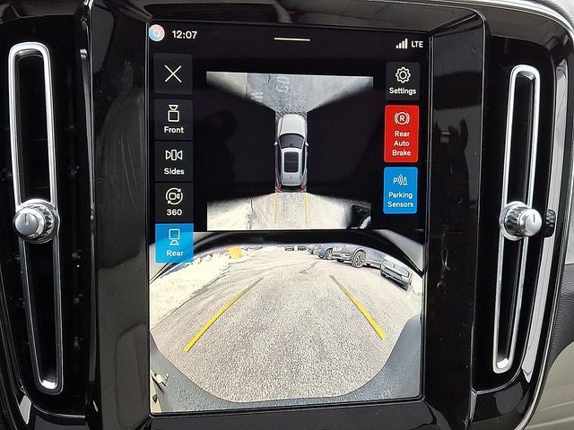 2026 Volvo XC40 B5 Plus